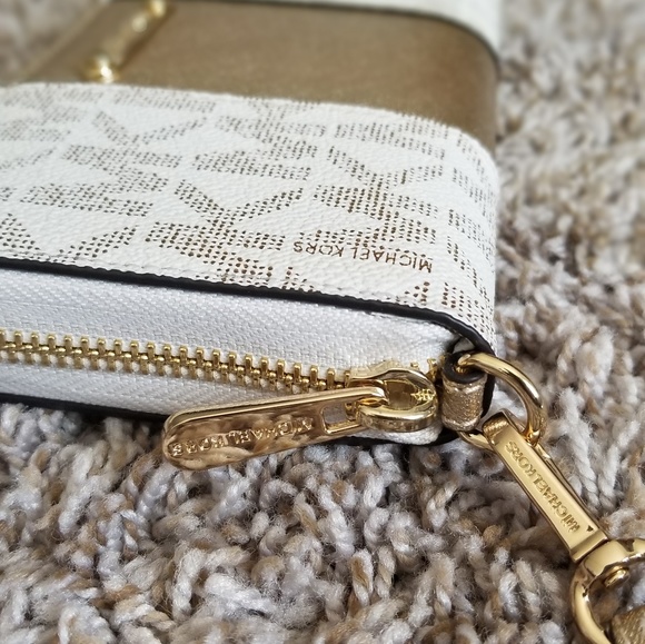 Michael Kors wristlet wallet - Picture 3 of 8